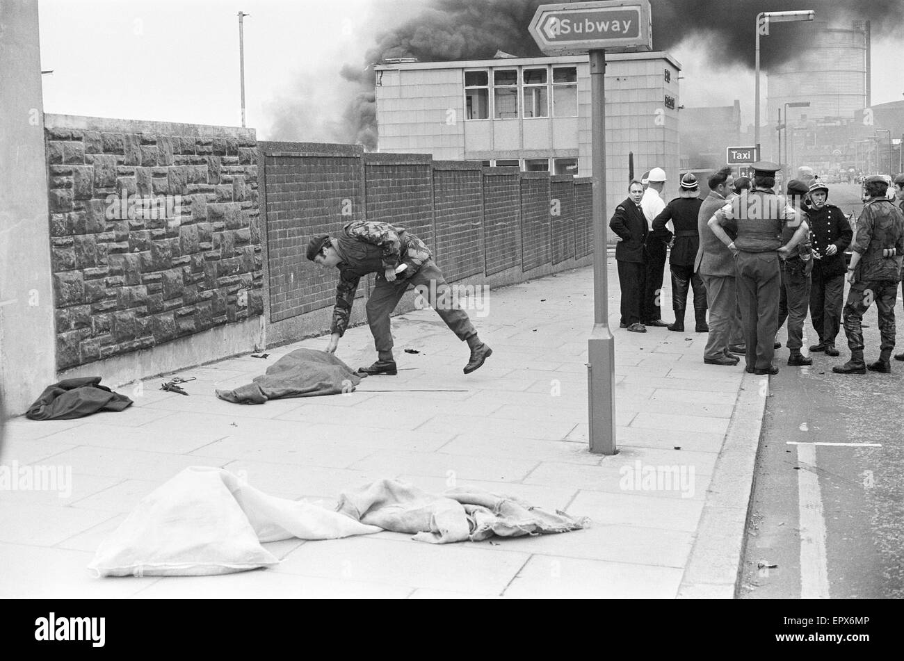 Blutiger Freitag ist die Bezeichnung für die Bombardierungen durch die Provisional Irish Republican Army (IRA) in Belfast am 21. Juli 1972. 22 Bomben explodierten in einem Zeitraum von 80 Minuten, neun Menschen getötet (einschließlich zwei britische Soldaten) und 130 verletzt.  Bei Stockfoto