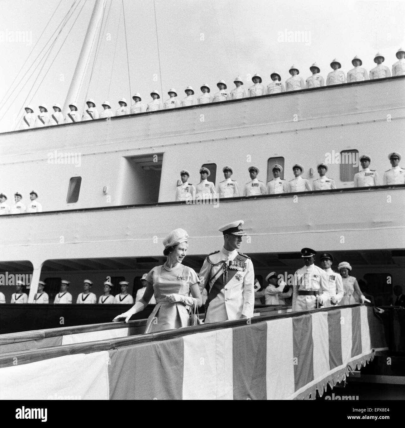 Königin Elizabeth II. mit ihrem Ehemann Prinz Philip, Herzog von Edinburgh, der königliche Besuch nach Sierra Leone, November 1961. Stockfoto