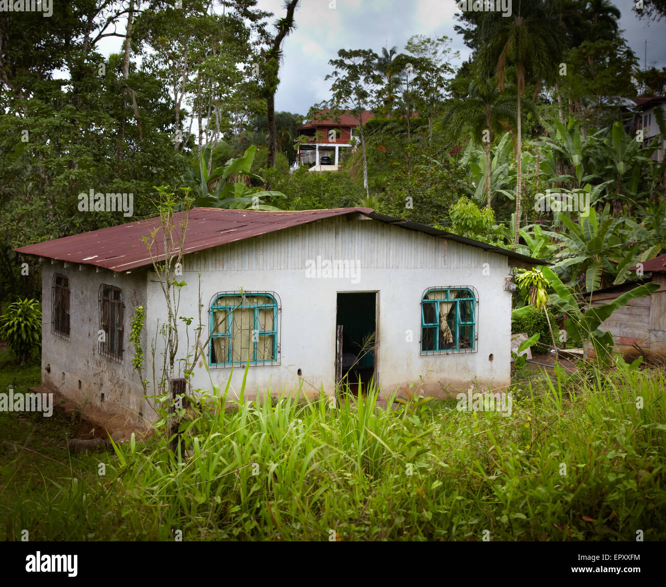 Fassade eines Hauses in einem Dorf, Costa Rica Stockfoto