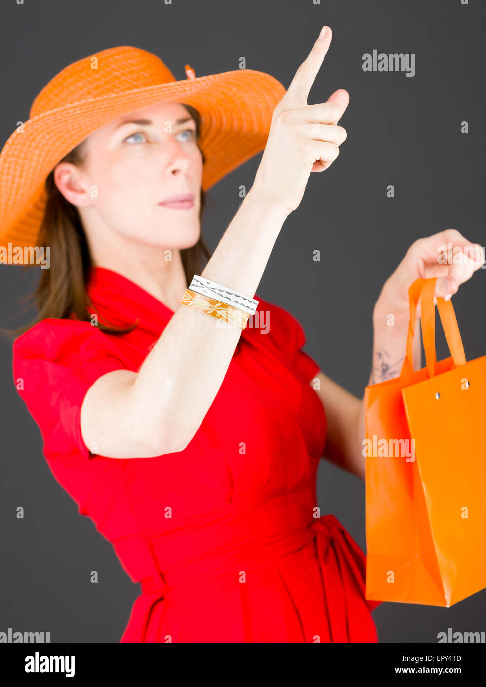 Mechanischen Bagger, bohren ein Loch mit einer Schnecke Stockfoto