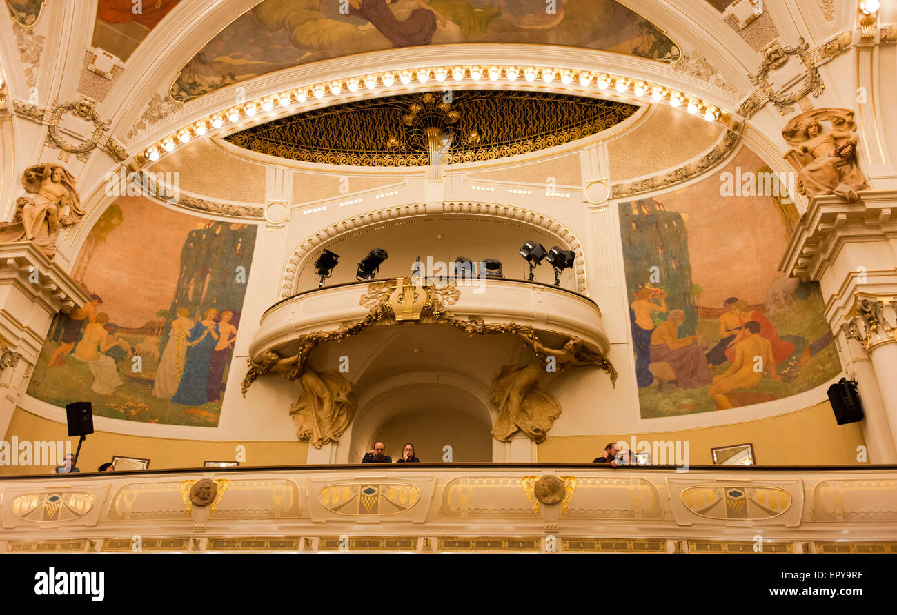 Innere des Smetana-Saal, angeblich Prag der schönsten Jugendstil-Gebäude. Stockfoto