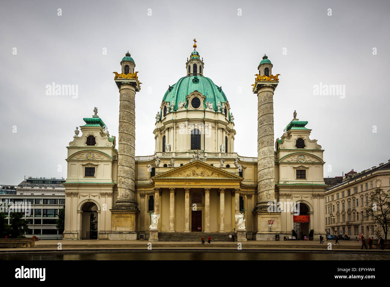 Skulptur am Karlskirche (Karlskirche) in Wien Stockfoto