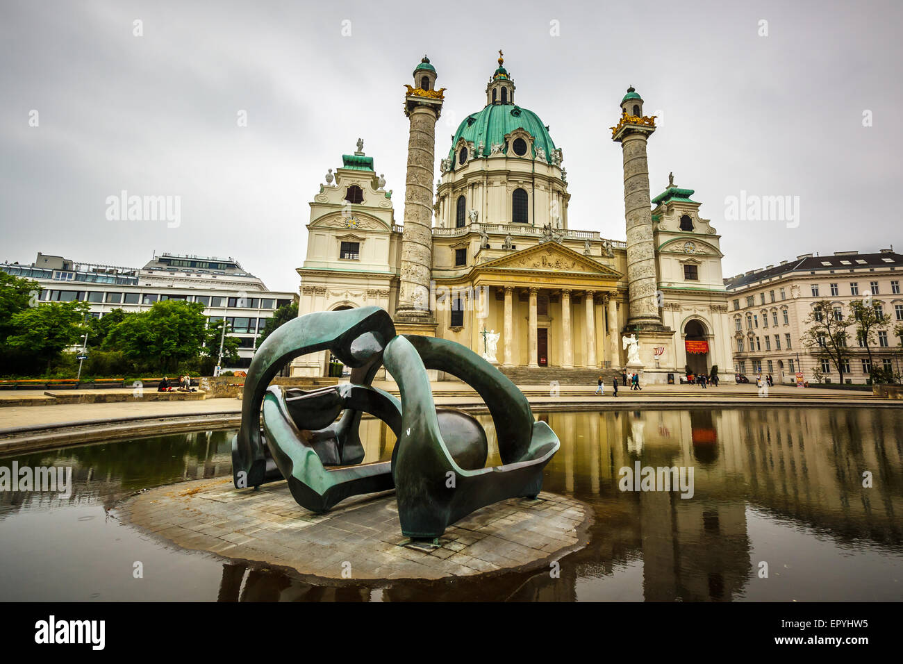 Skulptur am Karlskirche (Karlskirche) in Wien Stockfoto