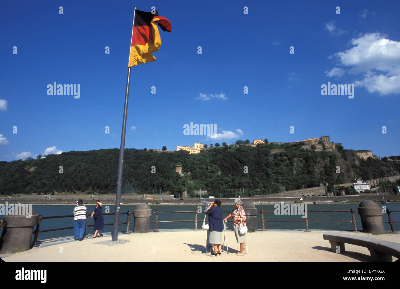 DEU, Deutschland, Koblenz, Blick über den Rhein zur Festung Ehrenbreitstein, Deutsches Eck.  DEU, Deutschland, Koblenz, B Stockfoto