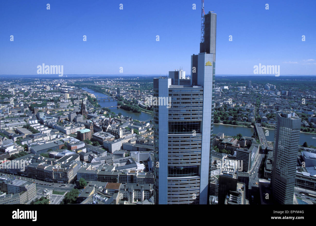 DEU, Deutschland, Hessen, Frankfurt am Main, Blick von der Maintower auf der Commerzbank und dem Stadtzentrum entfernt, auf der rechten Seite der Europäischen Centra Stockfoto