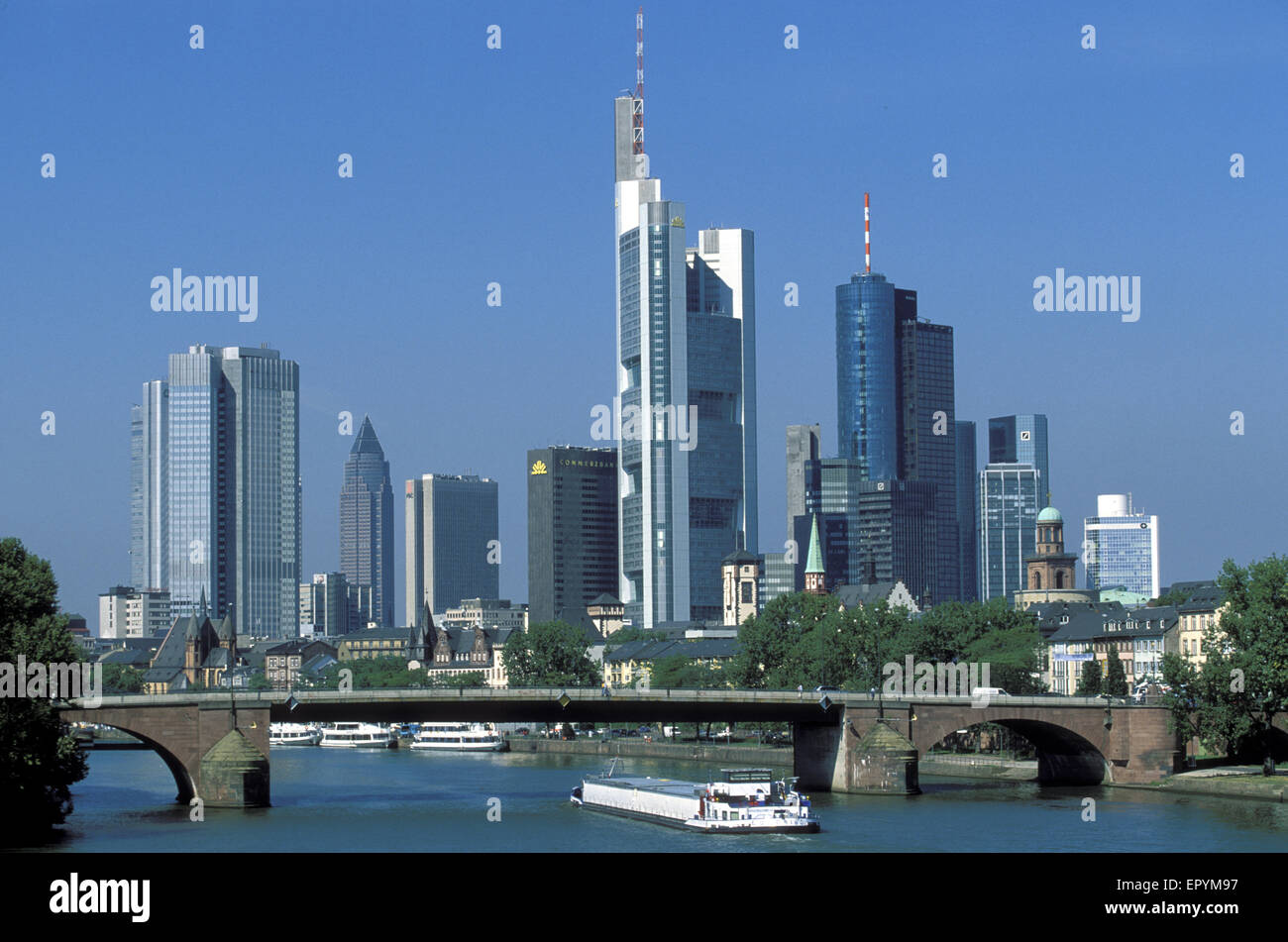 DEU, Deutschland, Hessen, Frankfurt am Main, Blick über den Main zu den Hochhäusern des Finanzviertels.  DEU, Deutschland, Hess Stockfoto