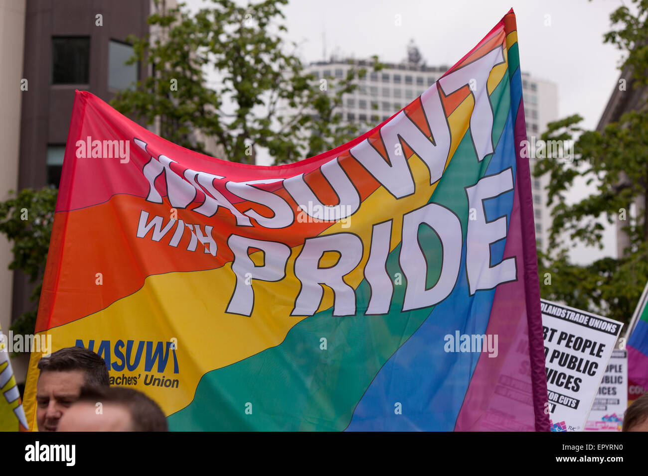 Victoria Square Birmingham UK.23rd Mai 2015. Birmingham-Gay-Pride März. NASUWT Banner-die Lehrer Union Credit: Chris Gibson/Alamy Live News. Stockfoto