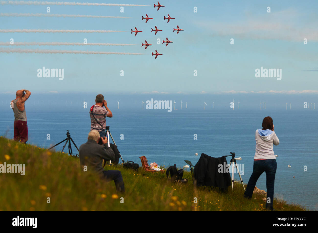 Llandudno Wales 23, Ma y 2015 Red Arrows in Llandudno Bay als Teil von Llandudno Airsho Credit: Robert Eames Alamy Live News Stockfoto