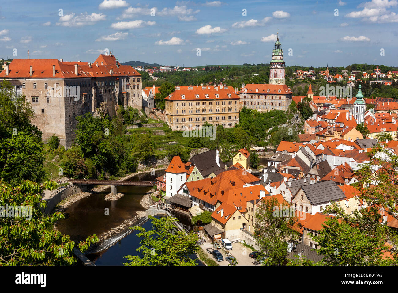 Cesky Krumlov Panoramablick, Burg und mittelalterliche Stadt, Tschechische Republik Landschaft Stockfoto