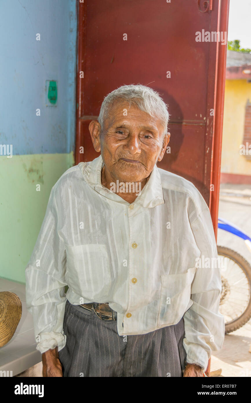 Guatemaltekische Senior über 100 Jahre alt Stockfoto