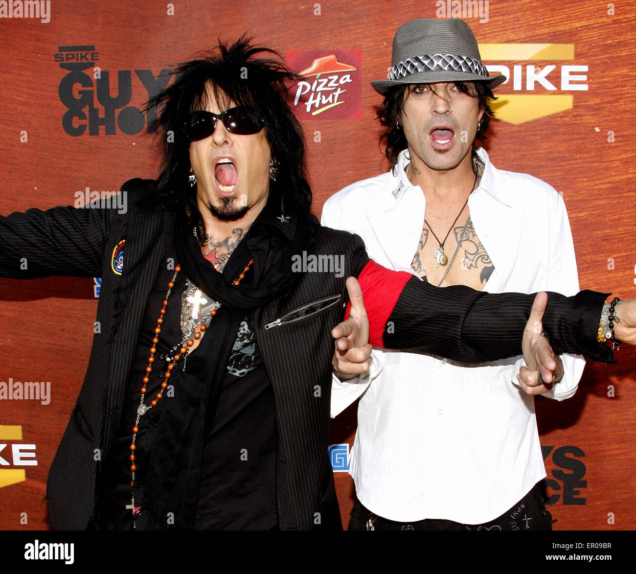 Nikki sixx and tommy lee -Fotos und -Bildmaterial in hoher Auflösung – Alamy