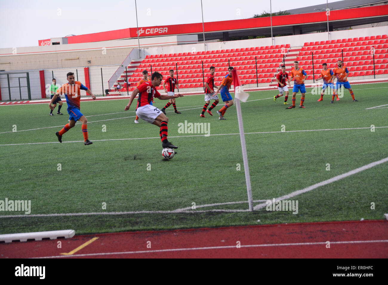 Gibraltar. 24. Mai 2015. Linocln rot Imps wurden gekrönt Fußball Champions League in Gibraltar nach dem Gewinn ihrer Finale 9: 0 gegen die Löwen. Lincoln rot Imps werden diesen Sommer zum zweiten Mal nach der erfolgreichen Verteidigung ihren Titel in der Champions-League-Qualifikation spielen. Nächste Woche werden sie in der Rock-Cup-Finale gegen Lynx spielen. Bildnachweis: Stephen Ignacio/Alamy Live-Nachrichten Stockfoto