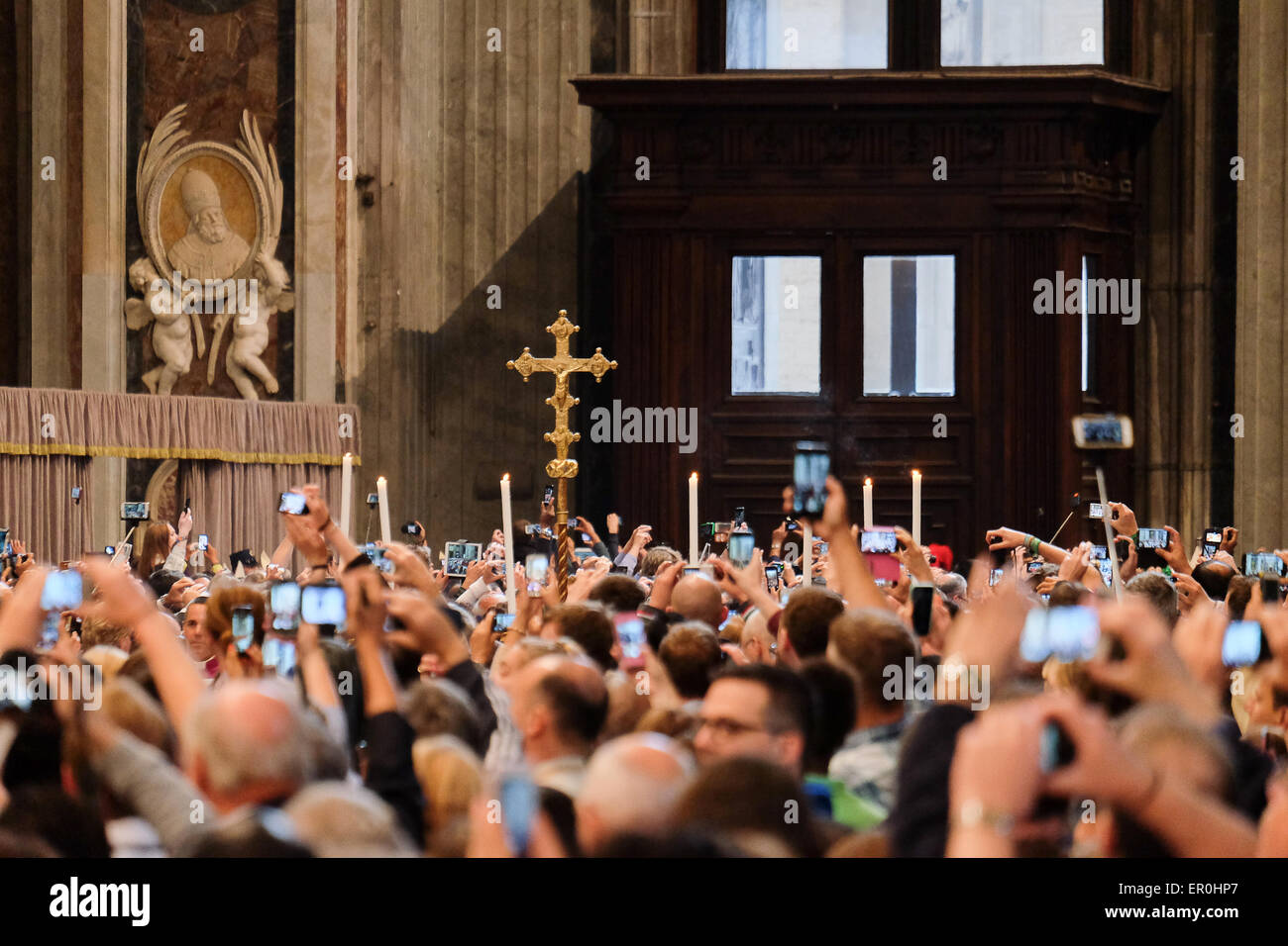 Vatikan-Stadt. 24. Mai 2015. Pfingstliche Masse 2015-24 kann 2015 Kredit: wirklich einfach Star/Alamy Live-Nachrichten Stockfoto
