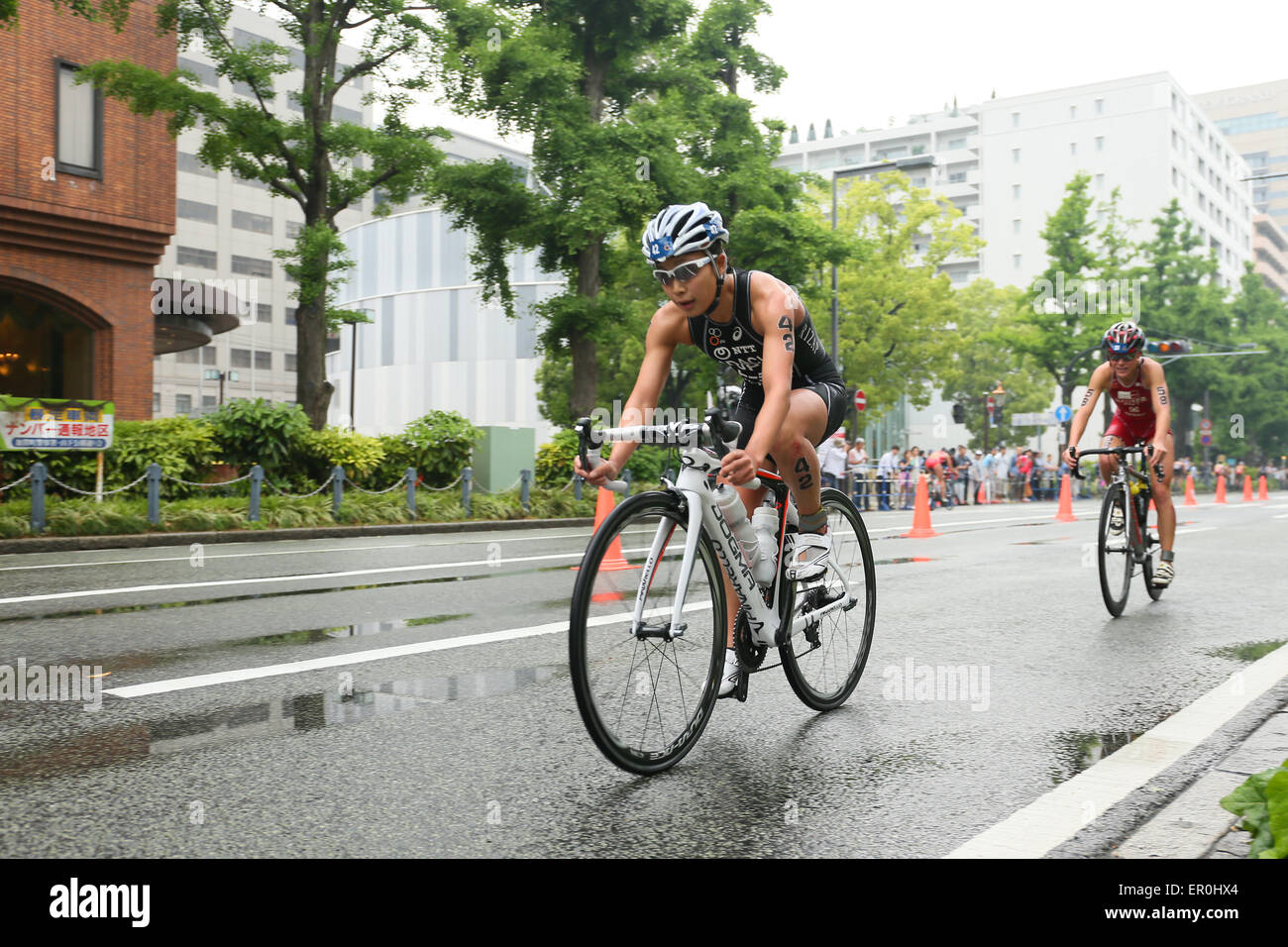 Stadt Yokohama, Kanagawa, Japan. 16. Mai 2015. Mariko Adachi (JPN) Triathlon: 2015 ITU World Triathlon Serie Yokohama Women Elite in der Stadt Yokohama, Kanagawa, Japan. © YUTAKA/AFLO SPORT/Alamy Live-Nachrichten Stockfoto