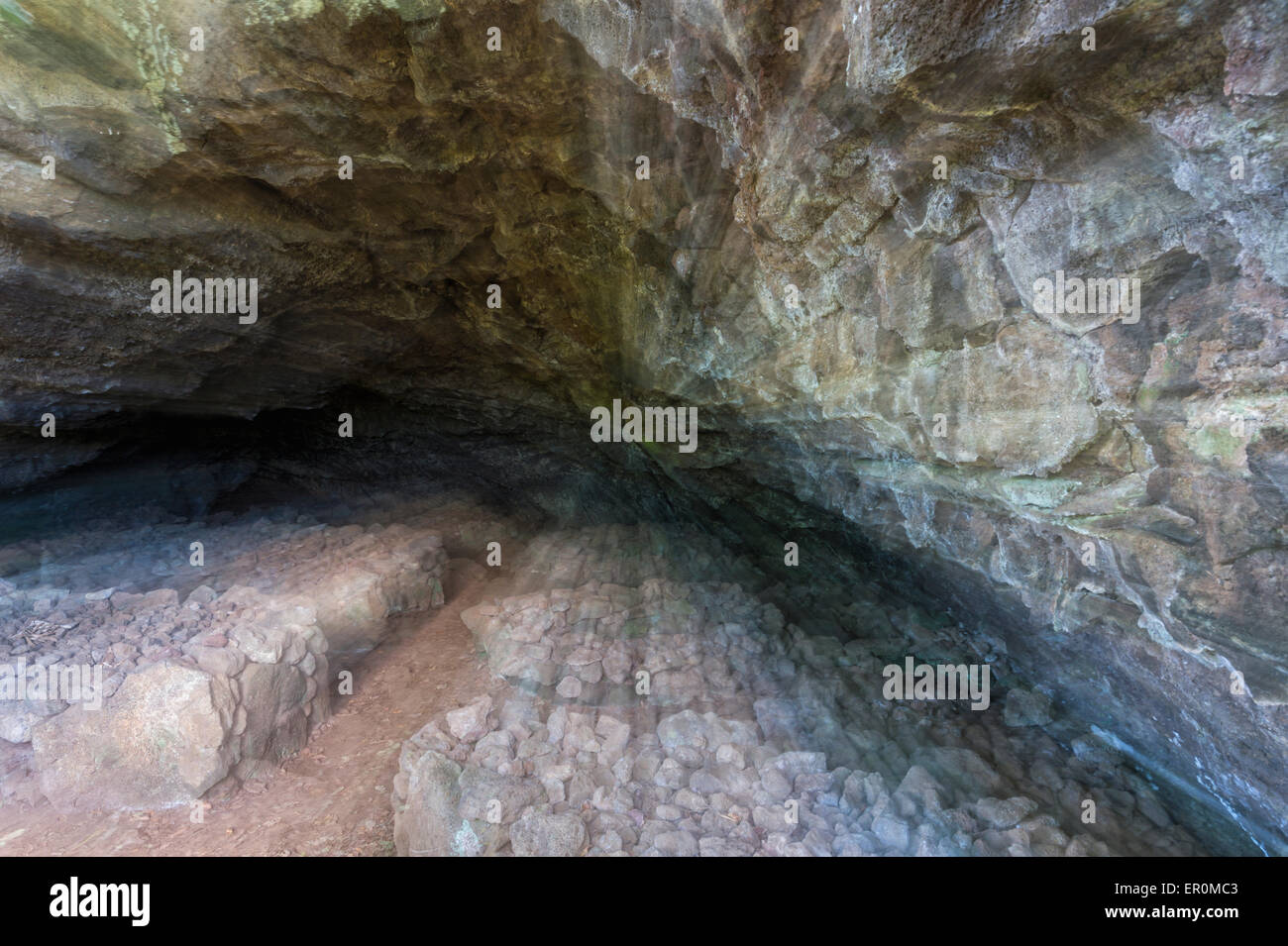 Lavatunnel, Ana Te Pahu, Nationalpark Rapa Nui, Osterinsel, Chile, UNESCO-Weltkulturerbe Stockfoto