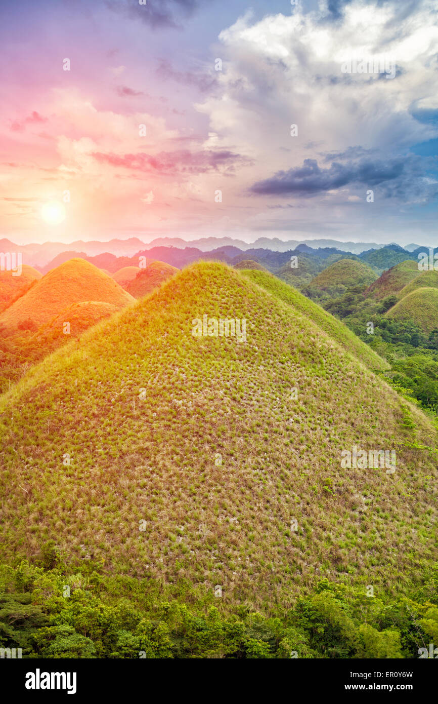 Schöne Landschaft der Chocolate Hills auf Bohol, Philippinen Stockfoto