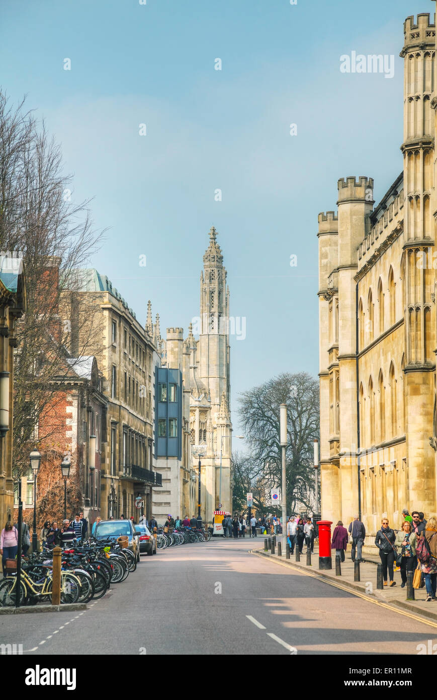 Cambridge, UK - April 9: Alte König Parade Straße am 9. April 2015 in Cambridge, UK. Es ist eine Universitätsstadt. Stockfoto