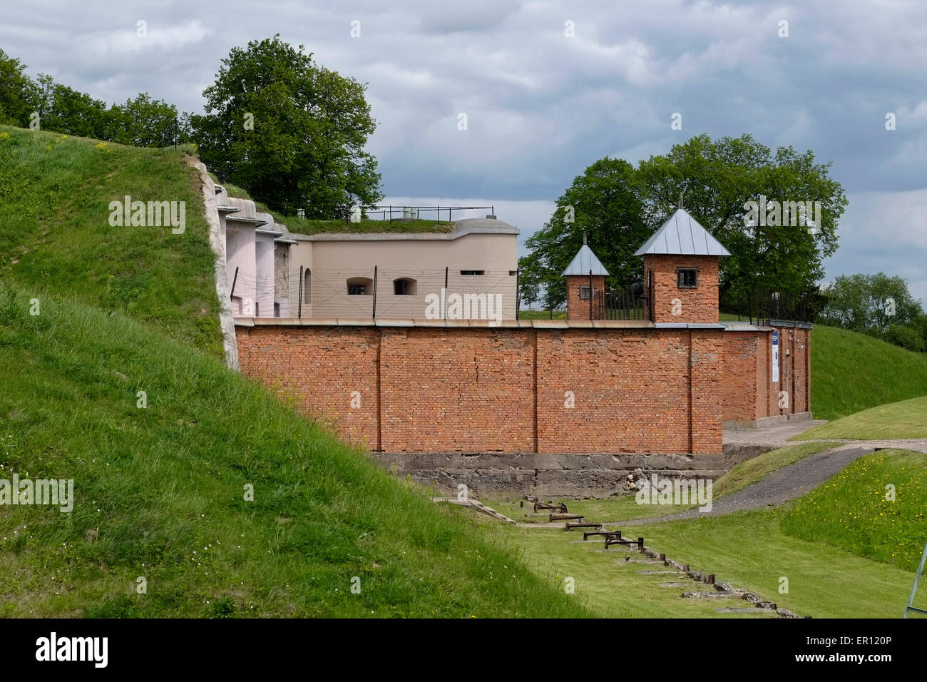 Blick auf das rekonstruierte Gefängnis von der neunten Fort eine Festung diente als Gefängnis und Weg-Station für Gefangene um Arbeitslager transportiert werden. Nach der Besetzung Litauens durch Nazi-Deutschland diente die Festung als Erfüllungsort für Juden und erfassten Sowjets in der Nähe der Stadt Kaunas in Litauen Stockfoto