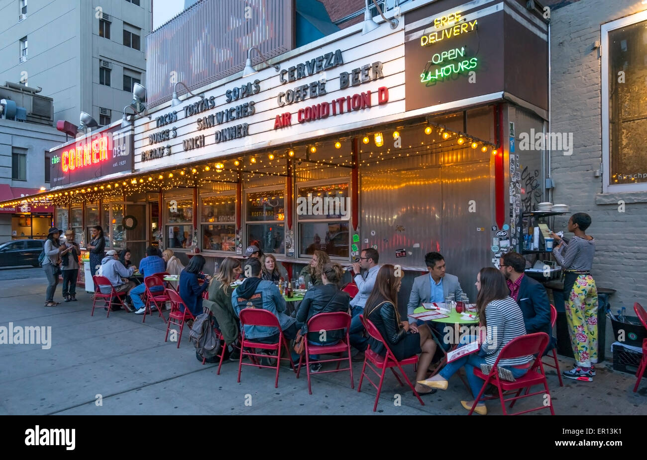 La Esquina Ecke Deli Eine Lassige Mexikanisches Restaurant In Soho In New York City Stockfotografie Alamy