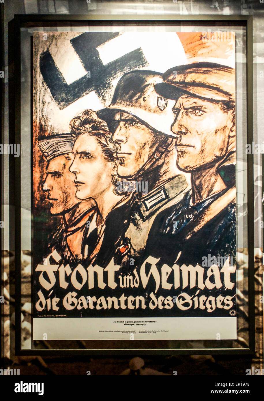 Vintage Deutsch Zweiter Weltkrieg patriotische Propagandaplakat für Front und Heimat. Stockfoto