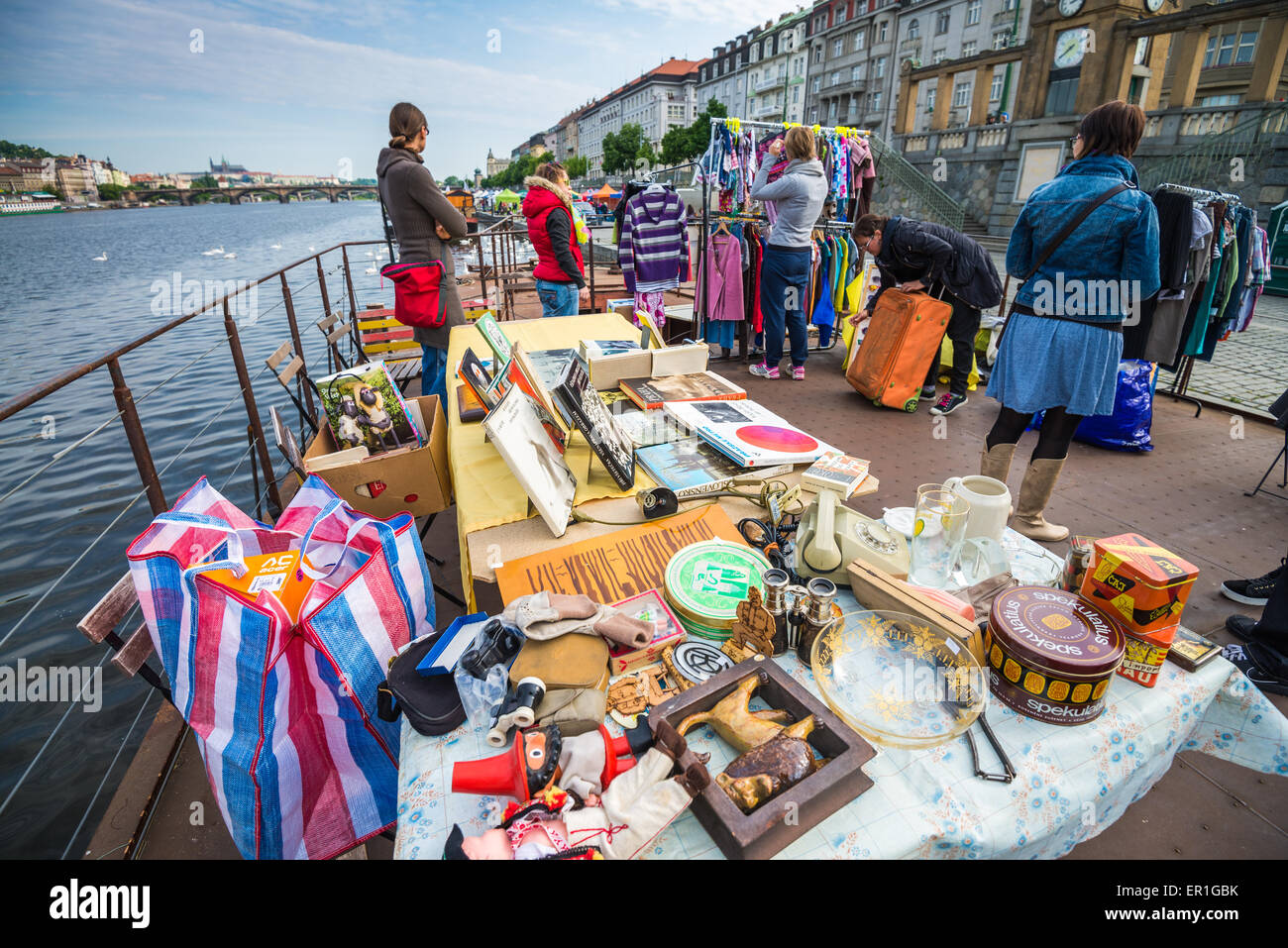 Flohmarkt, Prag, Tschechische Republik, Europa Stockfotografie - Alamy