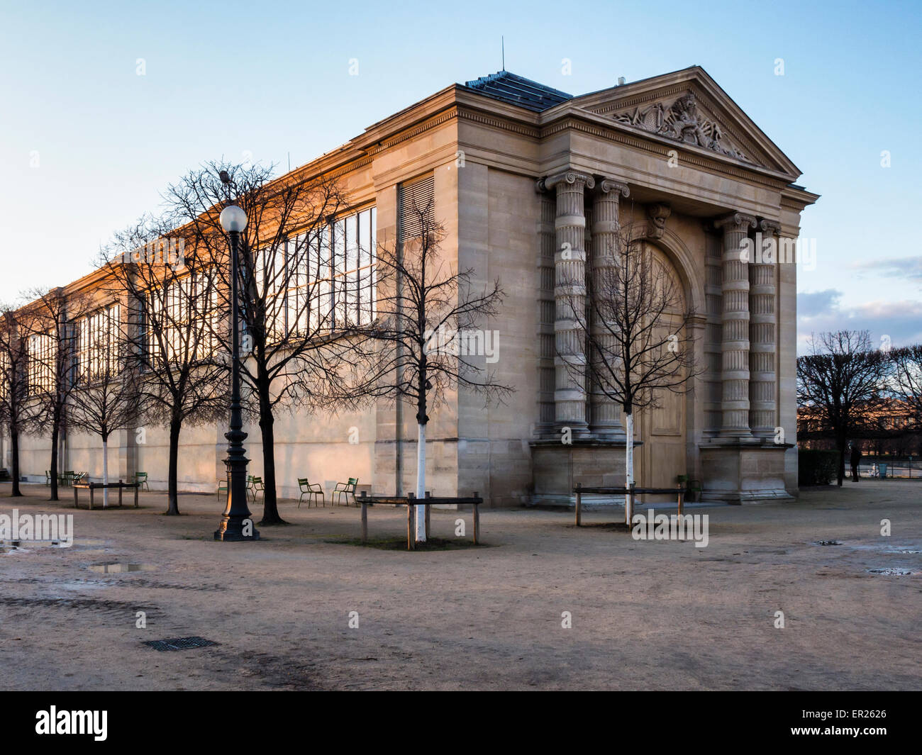 Musee de l ' Orangerie, Orangerie Kunstmuseum beherbergt Monets Kunstwerke auf der Terrasse du Bord de l ' eau, Jardin des Tuileries, Paris Stockfoto