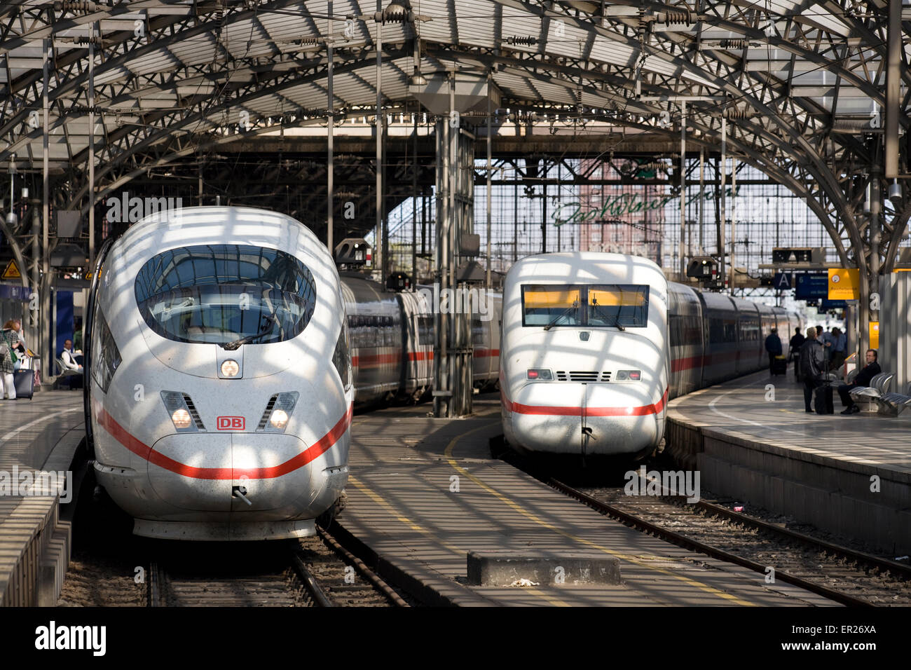 Europa, Deutschland, Köln, Hochgeschwindigkeitszüge ICE am Hauptbahnhof.  Europa, Deutschland, Köln, Hochgeschwindigkeitszuege ICE Stockfoto