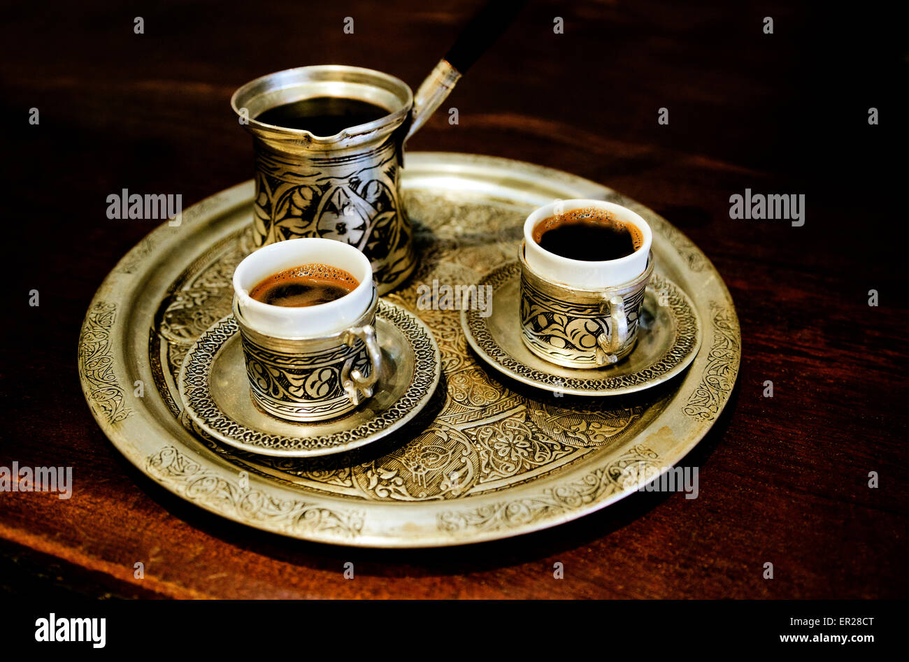 Kaffee-Service, libanesisches Restaurant; Marylebone; London; England; UK Stockfoto
