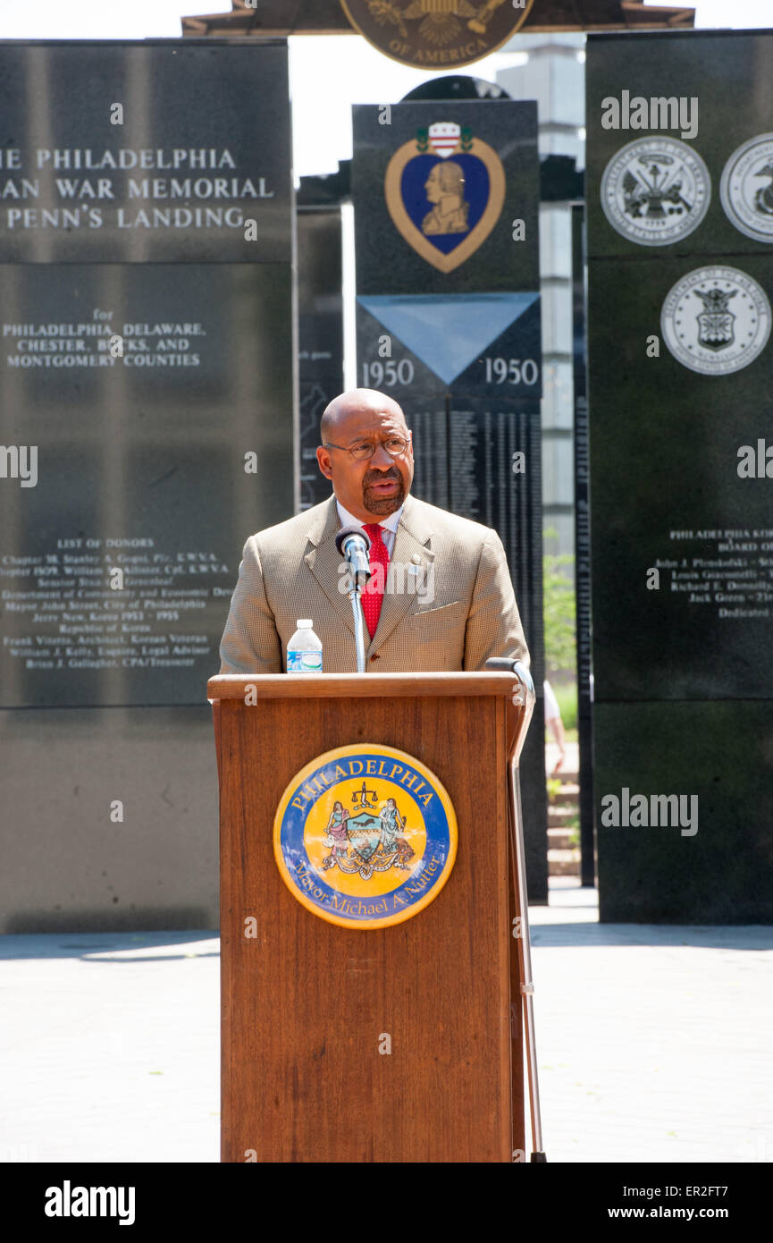 Philadelphia, Pennsylvania, USA. 25. Mai 2015. Philadelphia-Bürgermeister MICHAEL NUTTER gibt Anmerkungen am Korea-Krieg-Denkmal in Philadelphia Pa © Ricky Fitchett/ZUMA Draht/Alamy Live News Stockfoto