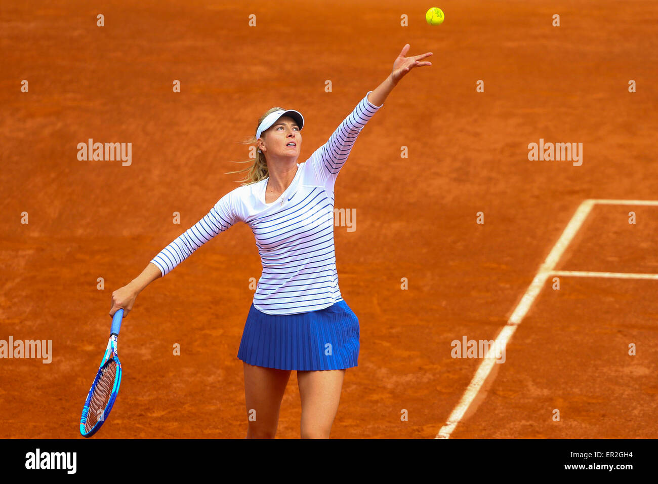 Roland Garros, Paris, Frankreich. 25. Mai 2015. French Open Tennis Championships. Damen-Einzel. Maria Sharapova (RUS) Credit: Aktion Plus Sport/Alamy Live-Nachrichten Stockfoto