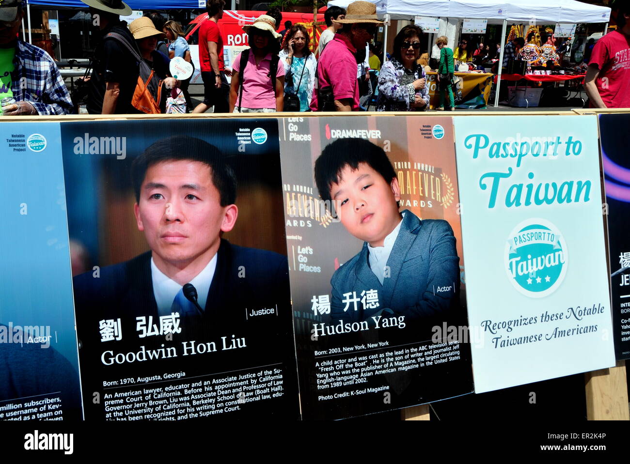 New York City: Billboard Fotos von berühmten taiwanesischen Leuten bei den jährlichen Pass Taiwan Festival in Union Square Stockfoto