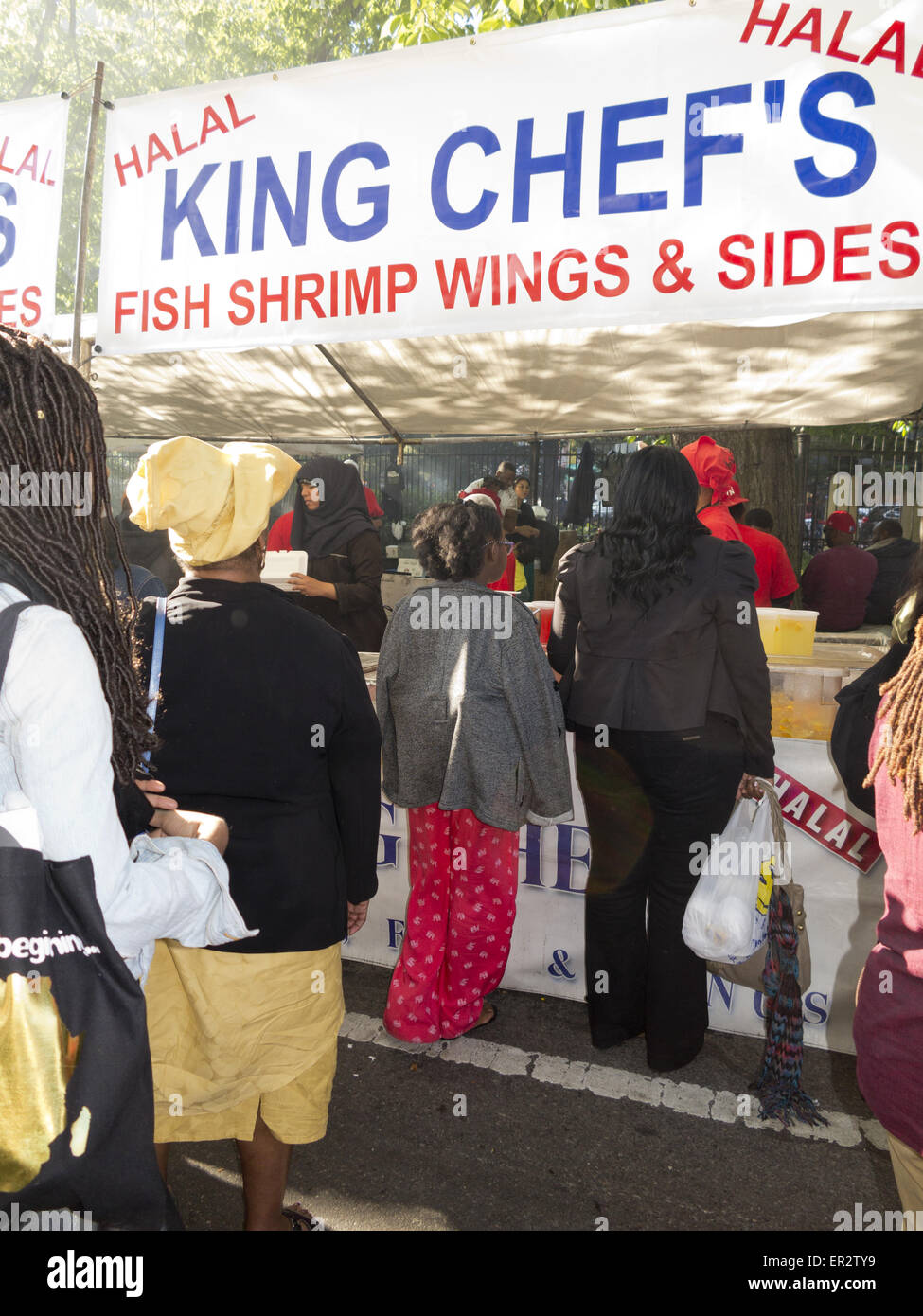 Halal-Soul Food-Konzession in der Afrika-Tanzfestival im Fort Greene Abschnitt von Brooklyn in New York, 2015. Stockfoto