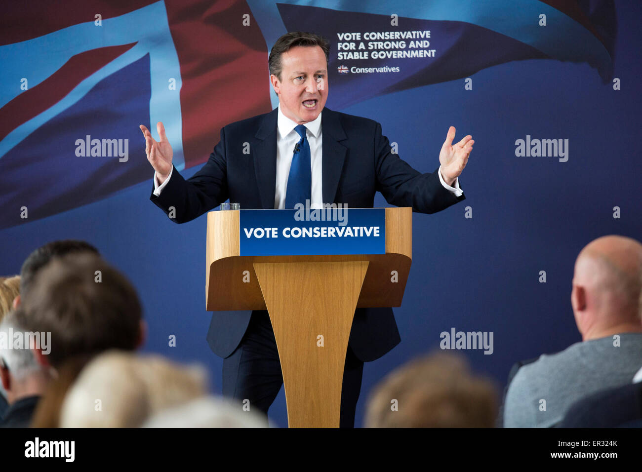 Premierminister David Cameron besuchen Ambleside Sports Club, Nuneaton, eine Rede an der Spitze, der General Elaection aufgeben Stockfoto