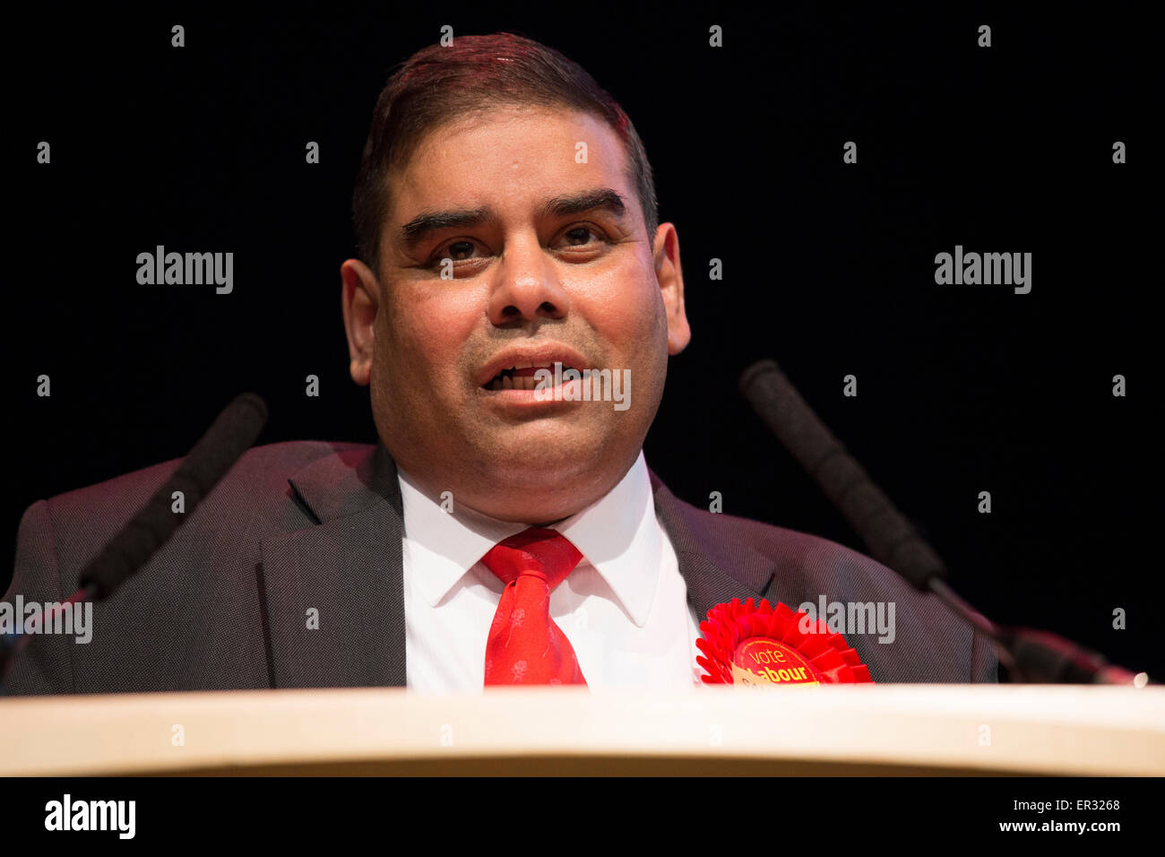 Kahlid Mahmood, MP für Perry Barr, Birmingham, im Bild behält seinen Sitz bei den Parlamentswahlen 2015. Stockfoto