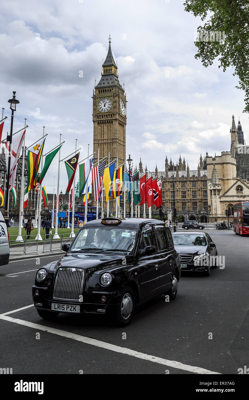 Eine allgemeine Ansicht Parliament Square und den Houses of Parliament in London. Stockfoto