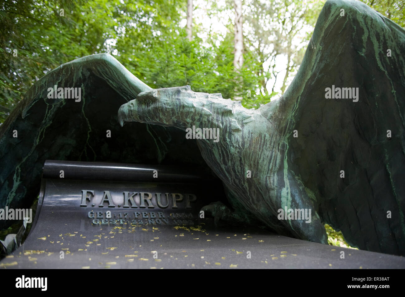 Europa, Deutschland, Ruhrgebiet, Essen, die Gräber der Industriellenfamilie Krupp auf dem Friedhof im Stadtteil Bredeney, gr Stockfoto