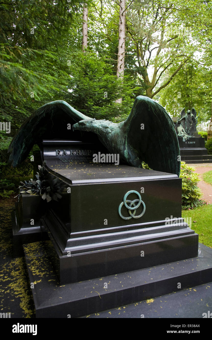 Europa, Deutschland, Ruhrgebiet, Essen, die Gräber der Industriellenfamilie Krupp auf dem Friedhof im Stadtteil Bredeney, gr Stockfoto