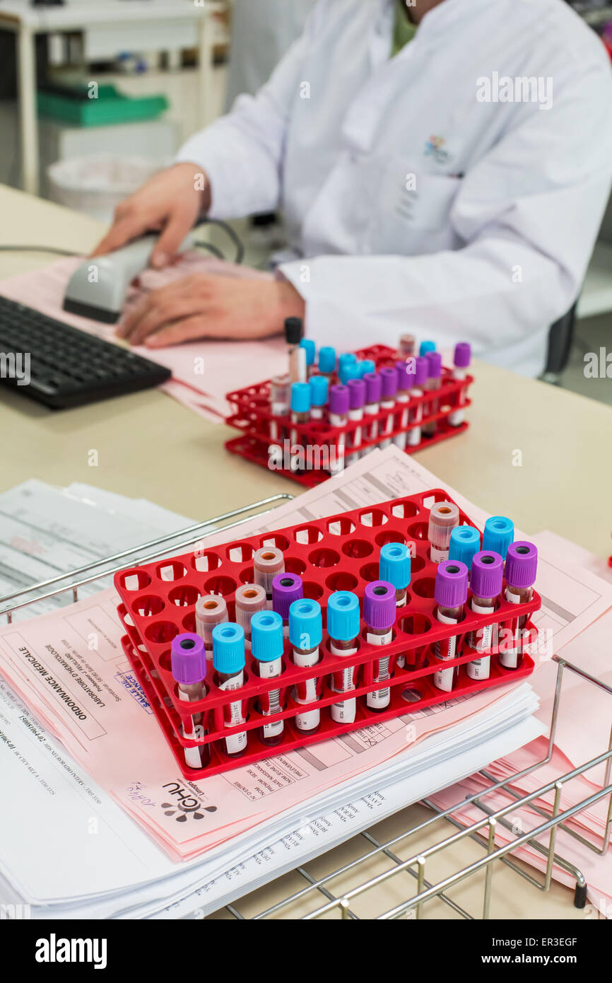 Blutanalyse, Biologie und Forschungszentrum in University Hospital Health, Limoges, Frankreich. Stockfoto