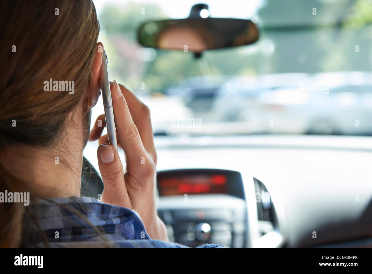 Fahrendes telefon Fotos und Bildmaterial in hoher Auflösung Alamy