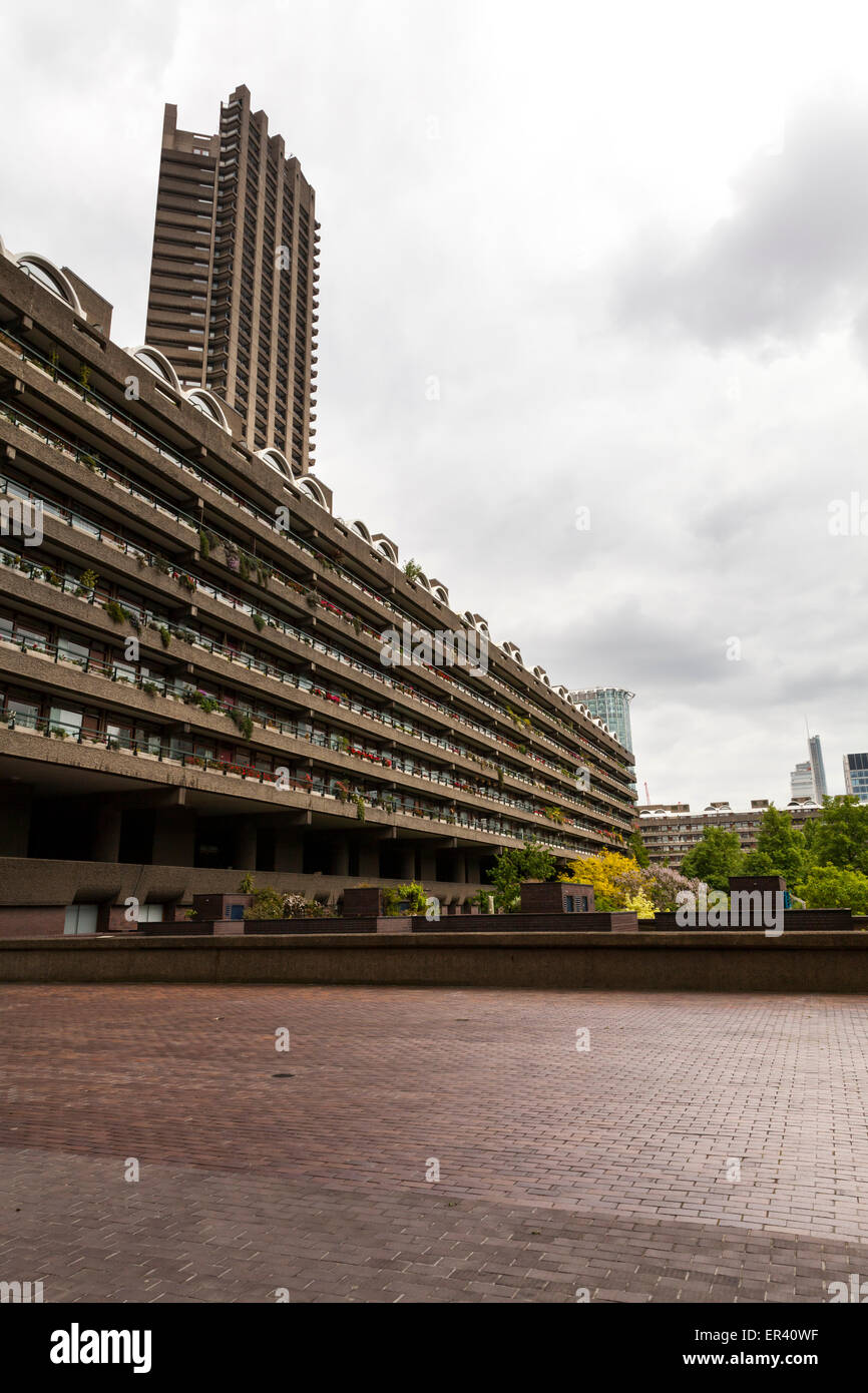 Die Barbican Estate, einer Wohnanlage und Kunstkomplex aus den 1960er Jahren in der Londoner City Stockfoto