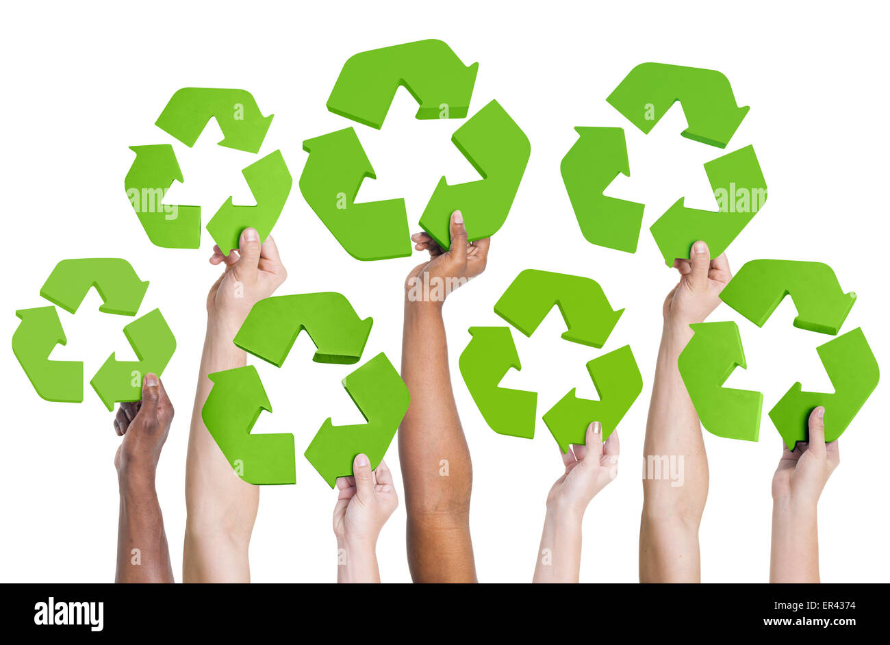 Multi-ethnische Gruppe von Menschen halten recycling-Symbol. Stockfoto