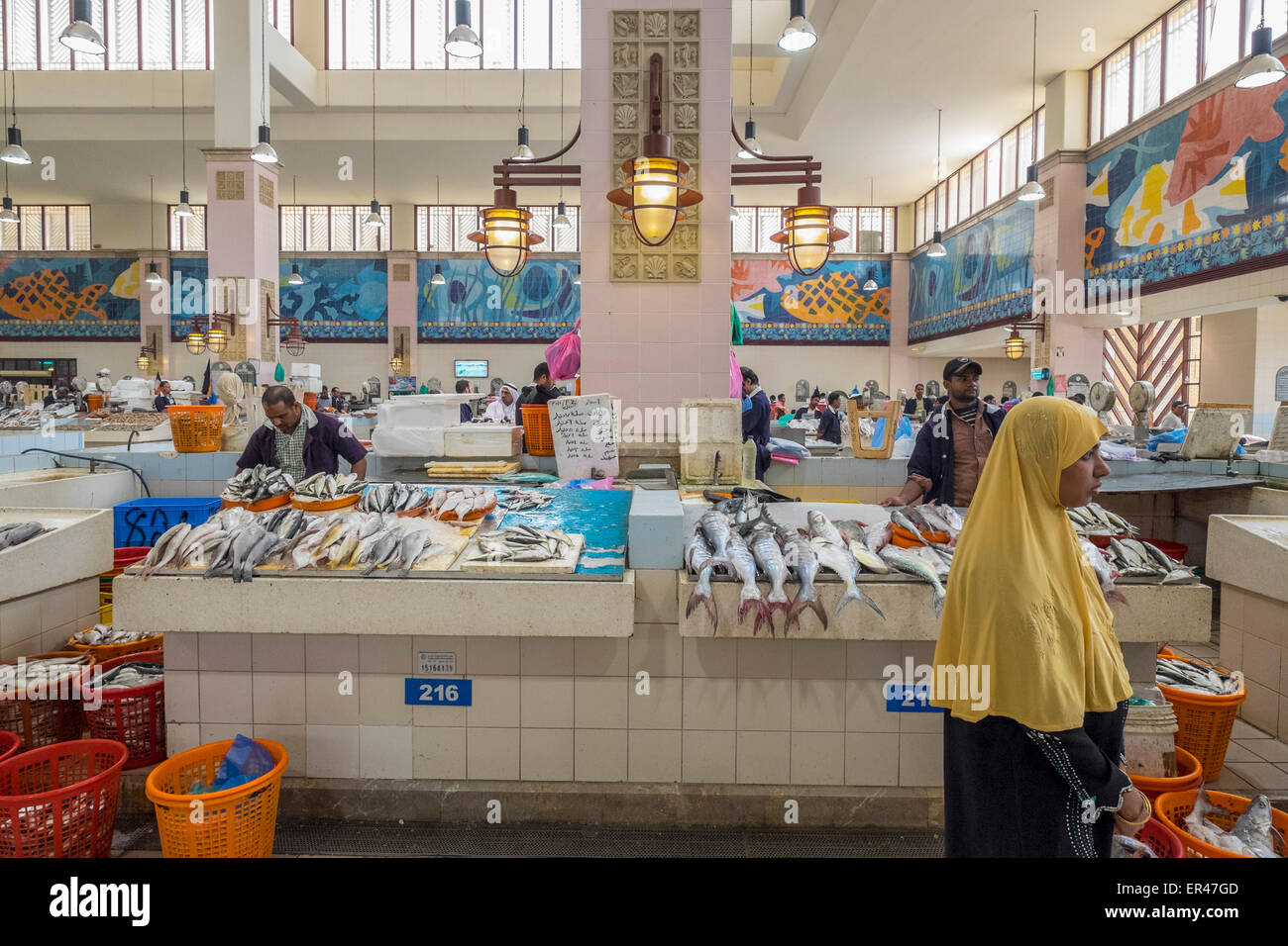 Innere der Fischmarkt am Souq Sharq in Kuwait-Stadt, Kuwait. Stockfoto