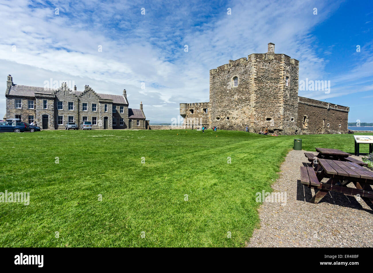 Historic besaß Blackness Castle von den Firth of Forth im schottischen Falkirk Rat Bereich Stockfoto