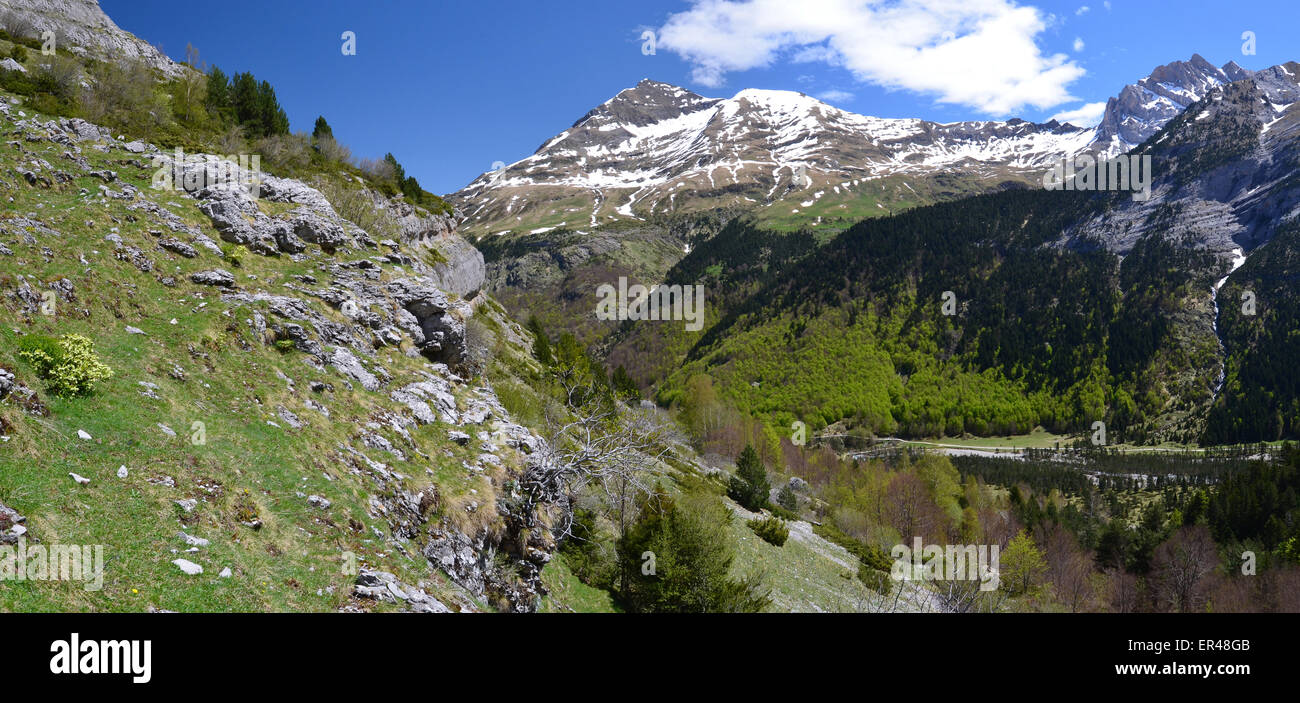 Panoramablick von der Feder Tal von Gavarnie Stockfoto