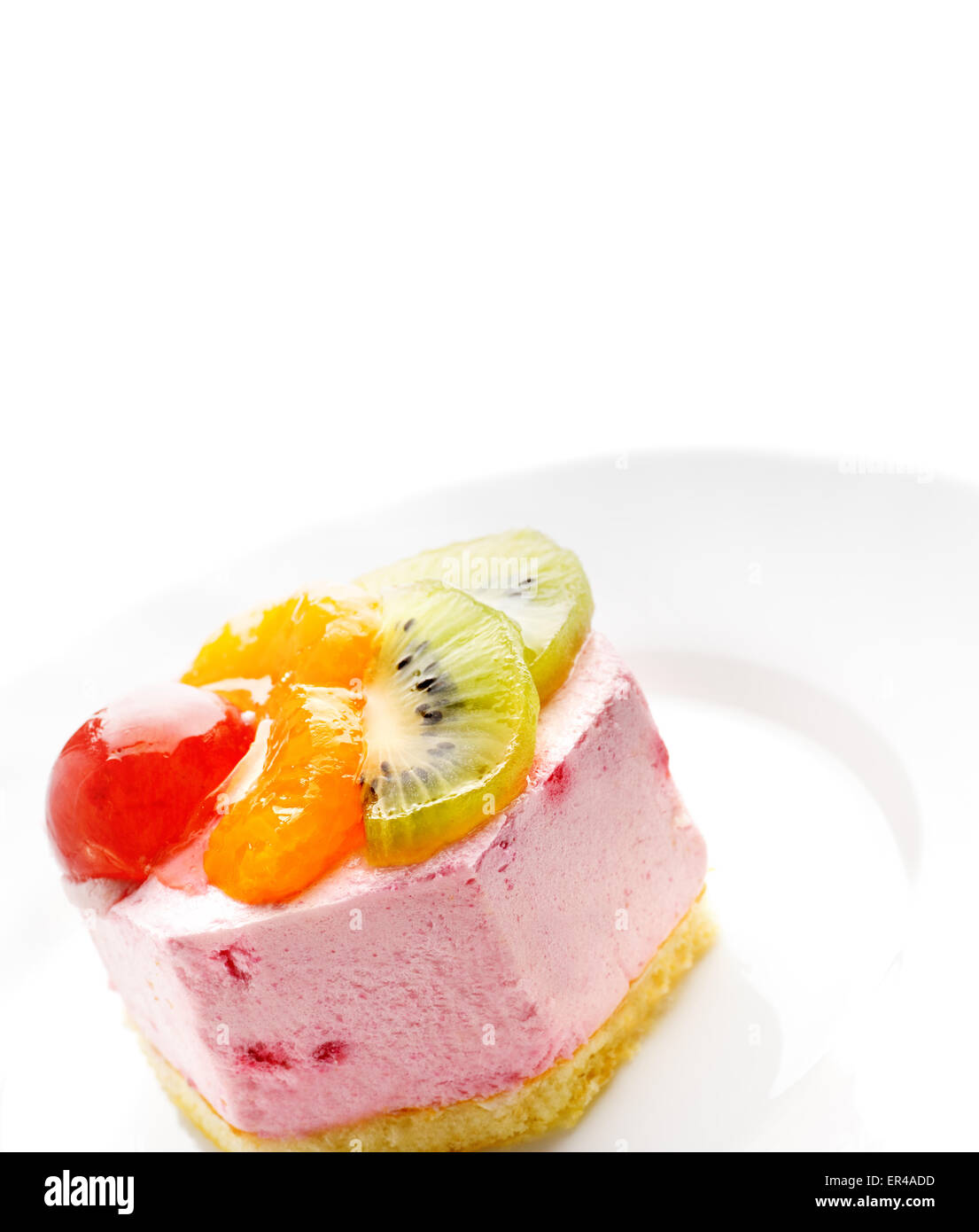 Leckere kalorienarme Frucht-Kuchen isoliert auf weißem Hintergrund Stockfoto