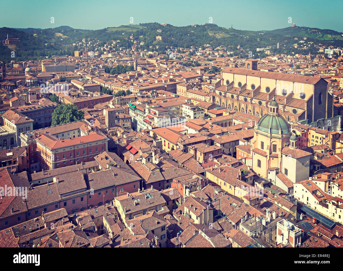 Retro getönten Luftbild der Altstadt von Bologna, Italien. Stockfoto