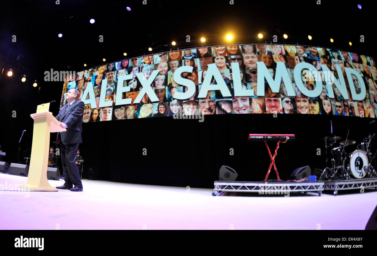 Neuen ersten Minister Schottlands, Nicola Sturgeon, befasst sich das Publikum bei der SSE Hydro in Glasgow. Die SNP neue Depute Leader Stewart Hosie und ehemaligen ersten Minister Alex Salmond sprach auch, und eine Vielzahl von lokalen Musical fungiert für die Politiker eröffnet.  Mitwirkende: Alex Salmond Where: Glasgow, Vereinigtes Königreich bei: 22. November 2014 Credit: WENN.com Stockfoto