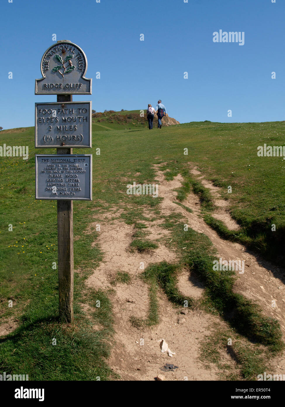 Melden Sie für Ridge Klippe und Südwestküste-Weg von der einladendsten zu Eype Mund, Dorset, Großbritannien Stockfoto