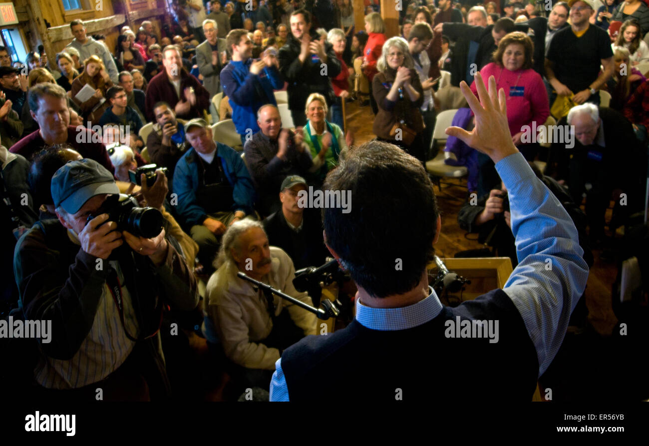 Der ehemalige US-Senator Rick Santorum Kampagnen für die republikanische Nominierung zum Präsidentschaftskandidaten in Hollis, New Hampshire, 7. Januar 2012. Stockfoto