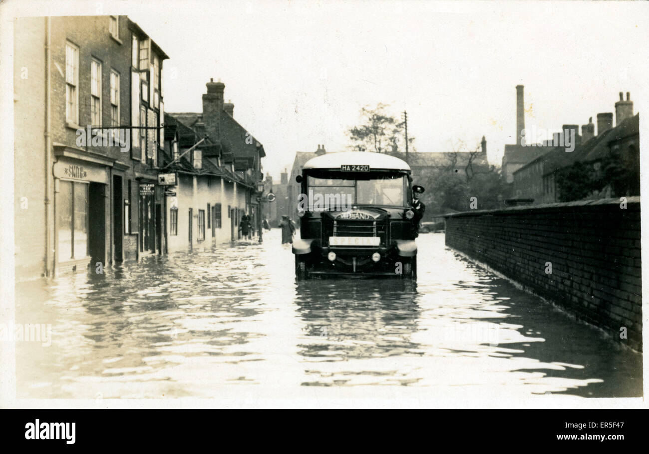 Straße in Flood, Kettlebrook, Staffordshire Stockfoto
